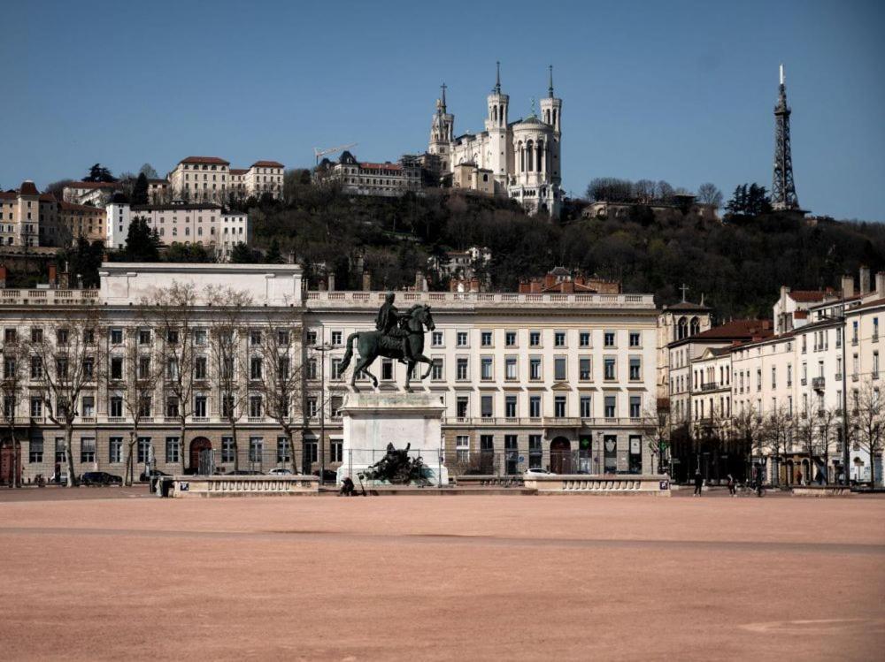 Chambre Spacieuse Au Calme Proche De Lyon Sathonay-Village Bagian luar foto